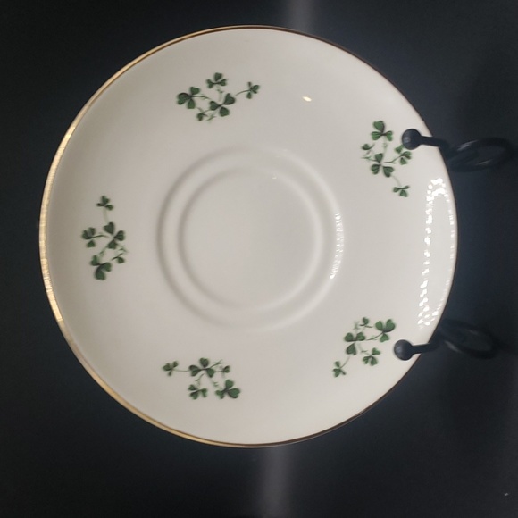 Carrigaline Green Shamrock Teacup and Saucer Set, Made in Cork Ireland - Picture 2 of 7